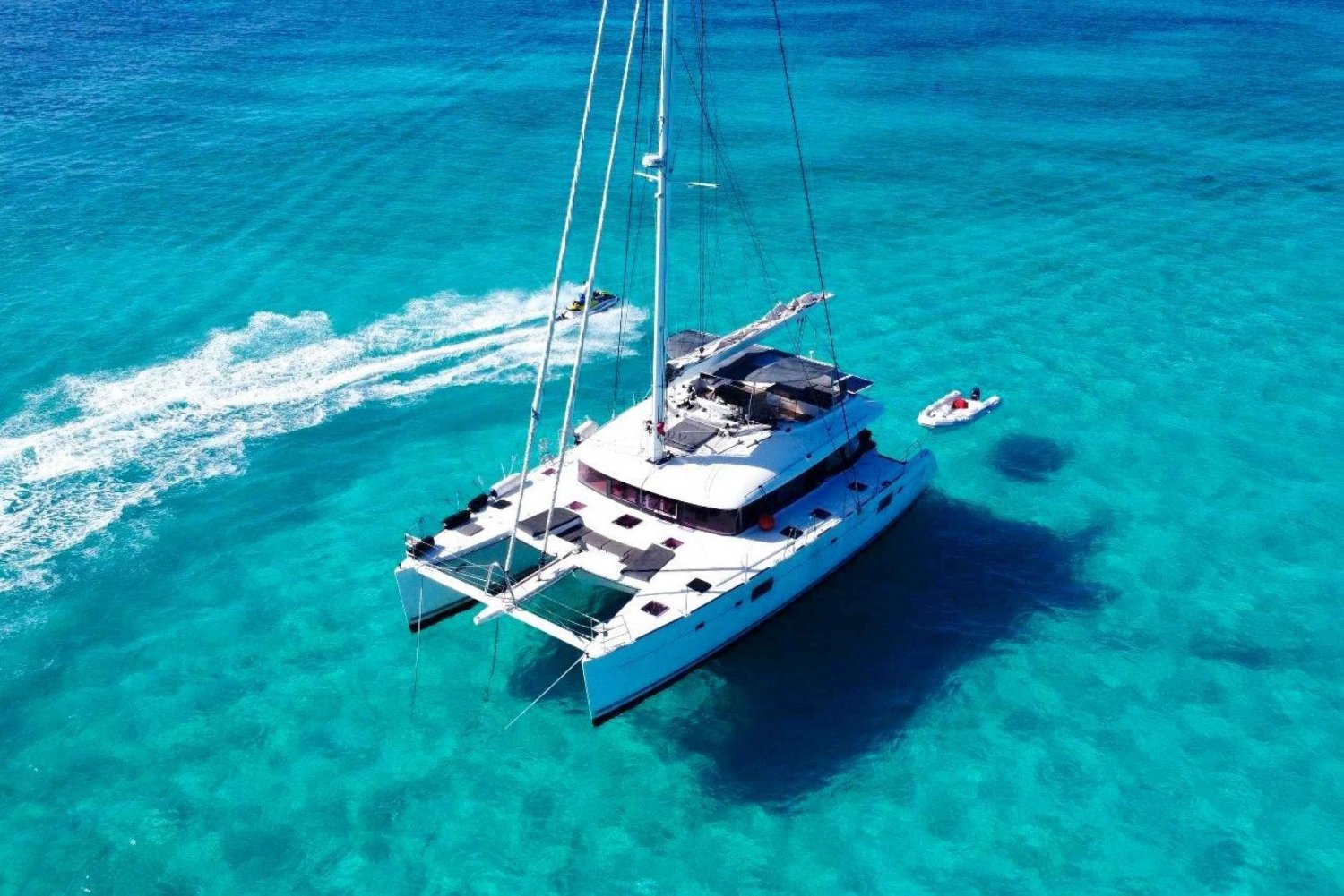 Nassau: Jantar gourmet e cruzeiro ao pôr do sol em um catamarã de luxo