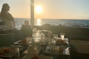 Nassau: Gourmet-illallinen ja auringonlaskun risteily ylellisellä katamaraanilla.
