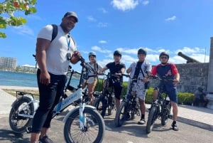 Nassau: begeleide e-biketour langs hoogtepunten van de stad en stranden