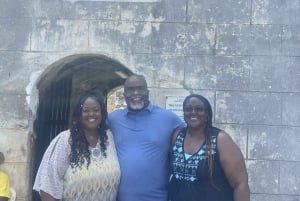 Nassau: Tour de la ciudad histórica con degustación de bebidas y comida