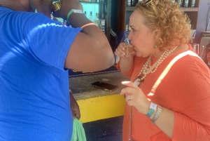Nassau: Historisk byrundtur med smaking av mat og drikke