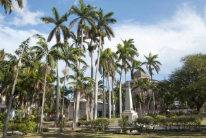 Nassau: Historic Downtown Nassau Bike Tour