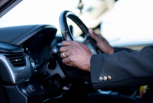 Nassau: One-Way Private Airport to Hotel Transfer Service