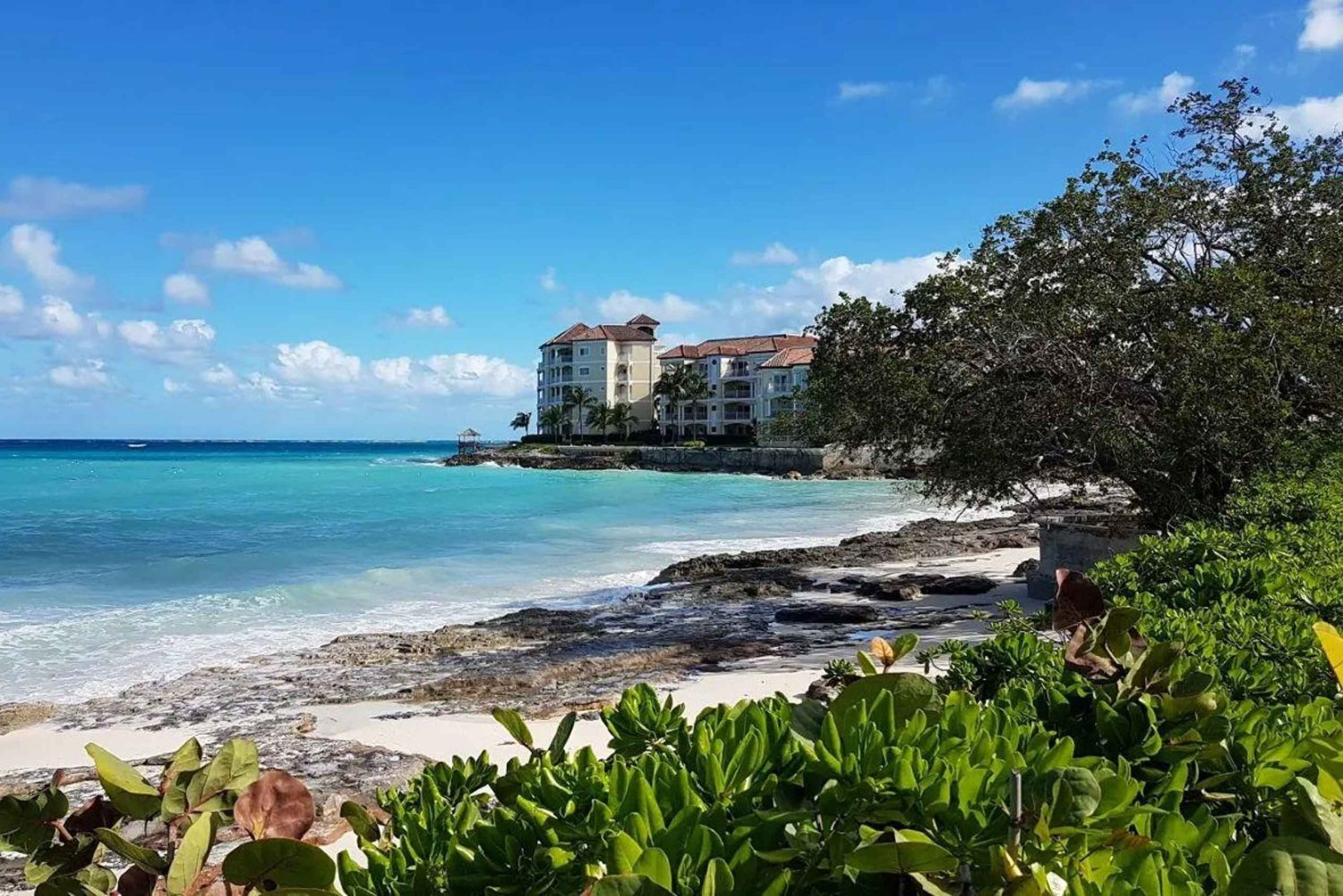 Nassau Private Beach-Hopping Tour: Soft Sands & Ocean Vibes