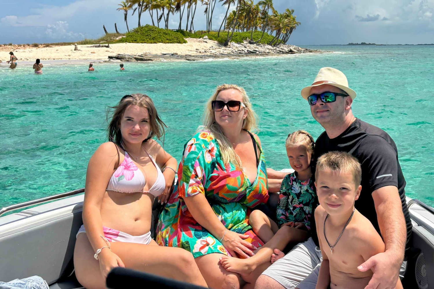 Nassau: Private Boat Charter Snorkel Tour