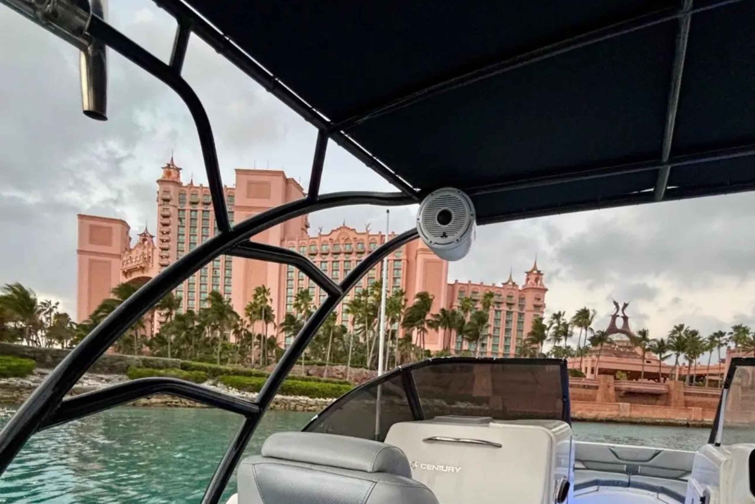 Nassau: Private Boat Charter Snorkel Tour