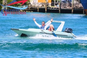 Nassau: Przejażdżka łodzią motorową z własnym napędem i pływanie ze świnią