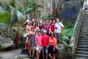 Nassau: Sightseeing, Snorkeling, & Shopping Tour with Pickup