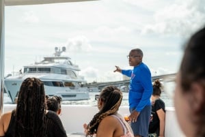Nassau: Swimming Pigs, Snorkeling and Beach Boat Tour