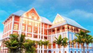 Pelican Bay Hotel