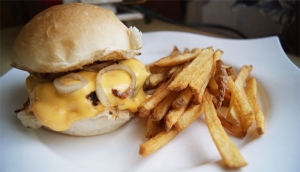 Viola's Bar & Grill