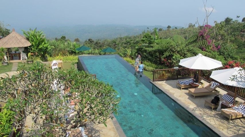 Spectacular infinity at Munduk Moding