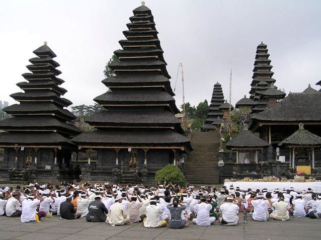 Prayers at Besakih Temple