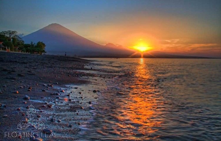 Mt. Agung sunset by M. Doliveck