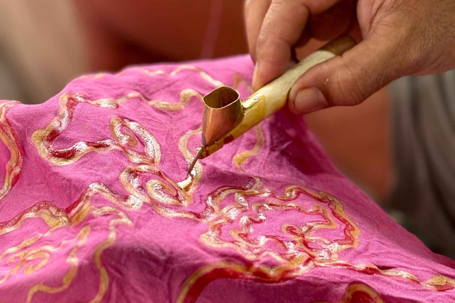 ウブドで3時間のバティック作り教室