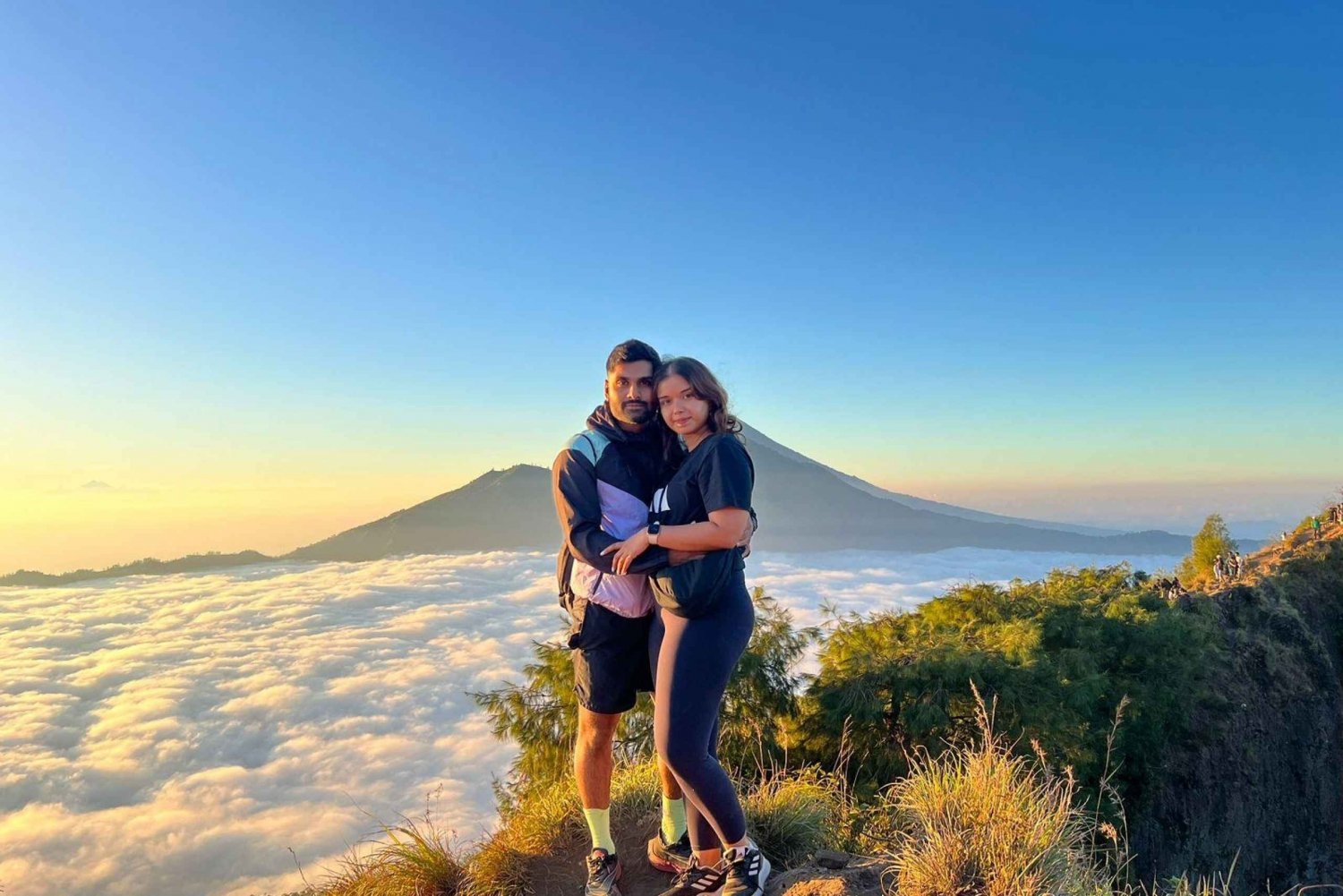 Bali : All Inclusive Mount Batur Sunrise Hike & Hot Spring