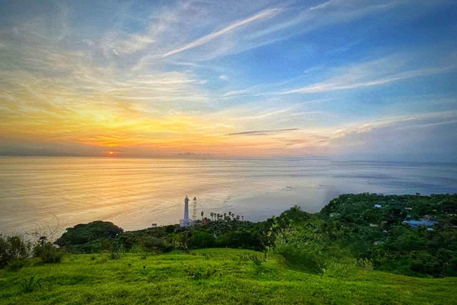 Amed: Mencol Hill Sunrise Nature Walk with Ocean Views