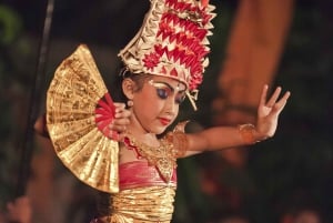 Ein Abend mit traditionellem Tanz auf Bali