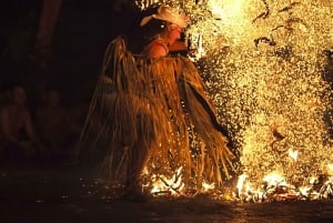 Ein Abend mit traditionellem Tanz auf Bali