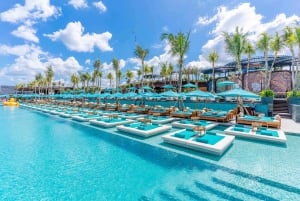 Atlas Beach Club Bali: Daybed reserveren met F&B-tegoed