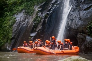 Bali Aventura guiada de rafting en el río Ayung con almuerzo