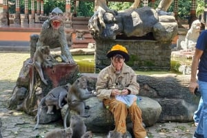 Bali: UNIQUE ACTIVITY OF FEEDING MONKEYS