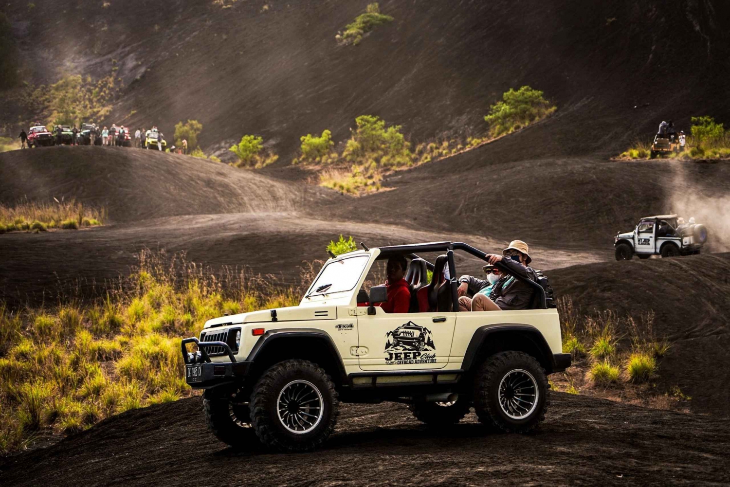 Excursión en Jeep al Amanecer del Monte Batur con Desayuno y Aguas Termales
