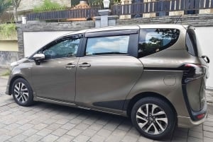 バリ空港の移動サービス（ラグジュアリーVIPまたは快適なマイクロバス）をご利用ください