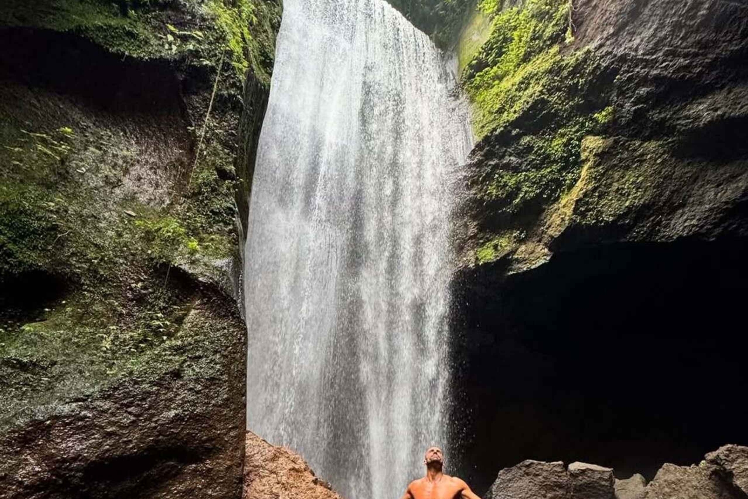 Bali: Akasa Cafe, Waterfalls, Gunung Kawi Temple tour