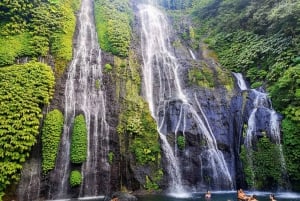 Bali Increíble cascada secreta en el norte de Bali