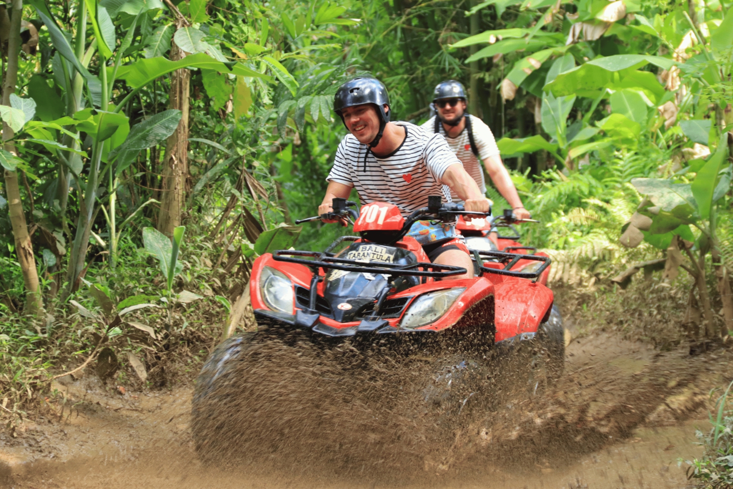 Bali: ATV Quad Bike gennem vandfald og tunnel