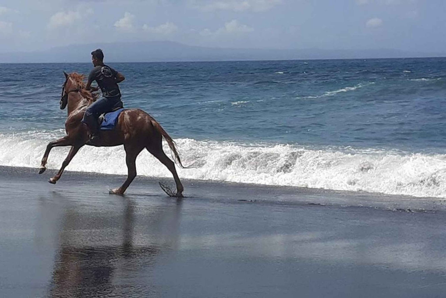 Bali: ATV-ajelu ja ratsastuspaketti lounaalla