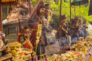 Bali: Paseo en quad de 350 cc y ritual de purificación Taman Beji Griya