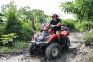 Bali ATV Ride w Ubud przez tunel, pola ryżowe, kałuże