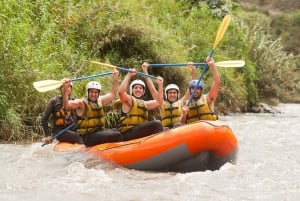 Bali: Ayung River Rafting & Jungle Swing Tour with Transfer: Ayung River Rafting & Jungle Swing Tour with Transfer (Koskenlasku ja viidakkokeinu)
