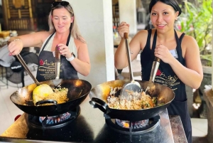 Bali: Balinese and Rendang Cooking Class with Market Tour