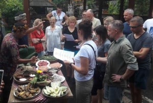 Bali: lezione di cucina balinese e canang sari con servizio navetta