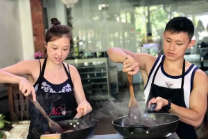 Bali: Balinese Cooking Class and Market Tour