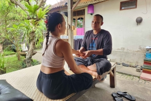 バリ島：神聖なバリ式ヒーリング＆伝統的な神経療法をご体験ください