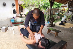 バリ島：神聖なバリ式ヒーリング＆伝統的な神経療法をご体験ください