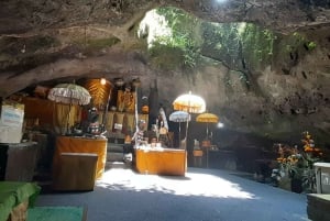 Bali: Tour della Danza Barong e del Tempio dell'Acqua Santa con trasferimento