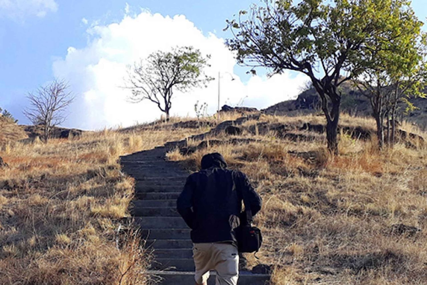 Bali: Batu Kursi Hill Hike with Local Guide