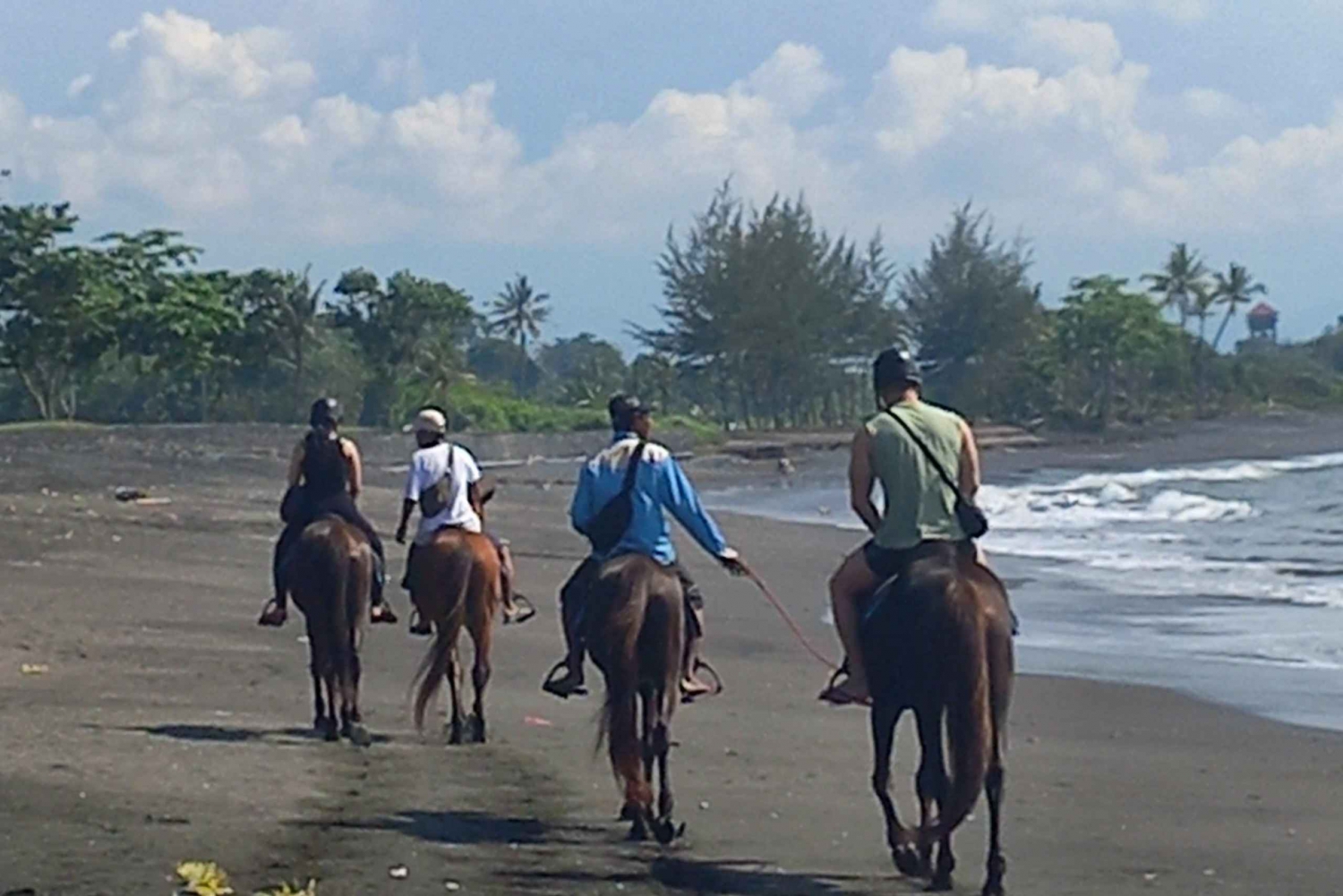 Bali : Beach Horse Riding Experience & piilotettu vesiputous
