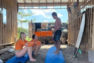 Bali: Beginner and Intermediate Surfing Lesson in Canggu