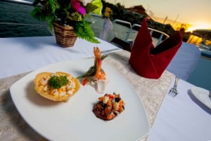 Bali Benoa: 5-Course Romantic Dinner Cruise with Live Music