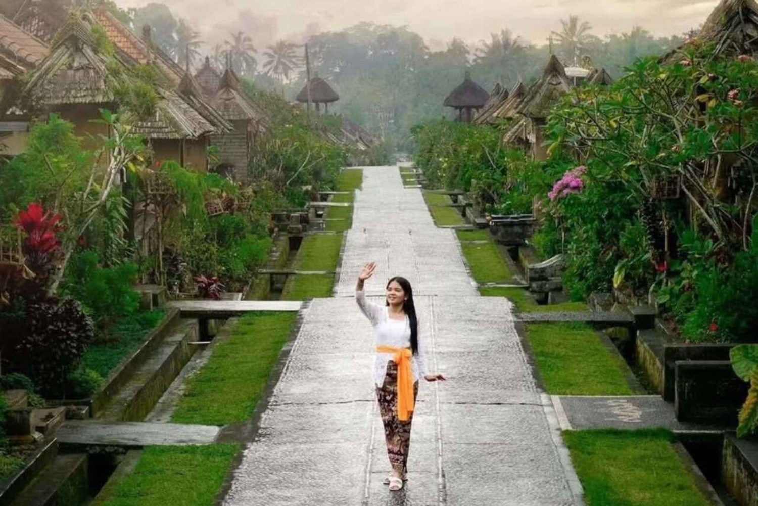 Bali: Besakih Temple Tour by Motorbike with Driver