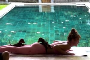 Bali: Puppy Yoga-les in Canggu en Uluwatu met verfrissende drankjes