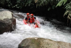 Bali Chill Tubing: Ontspannen en dobberen op een prachtige riviertubing