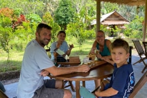 Lokasari: tour della piantagione di caffè, tè alle erbe e miele puro