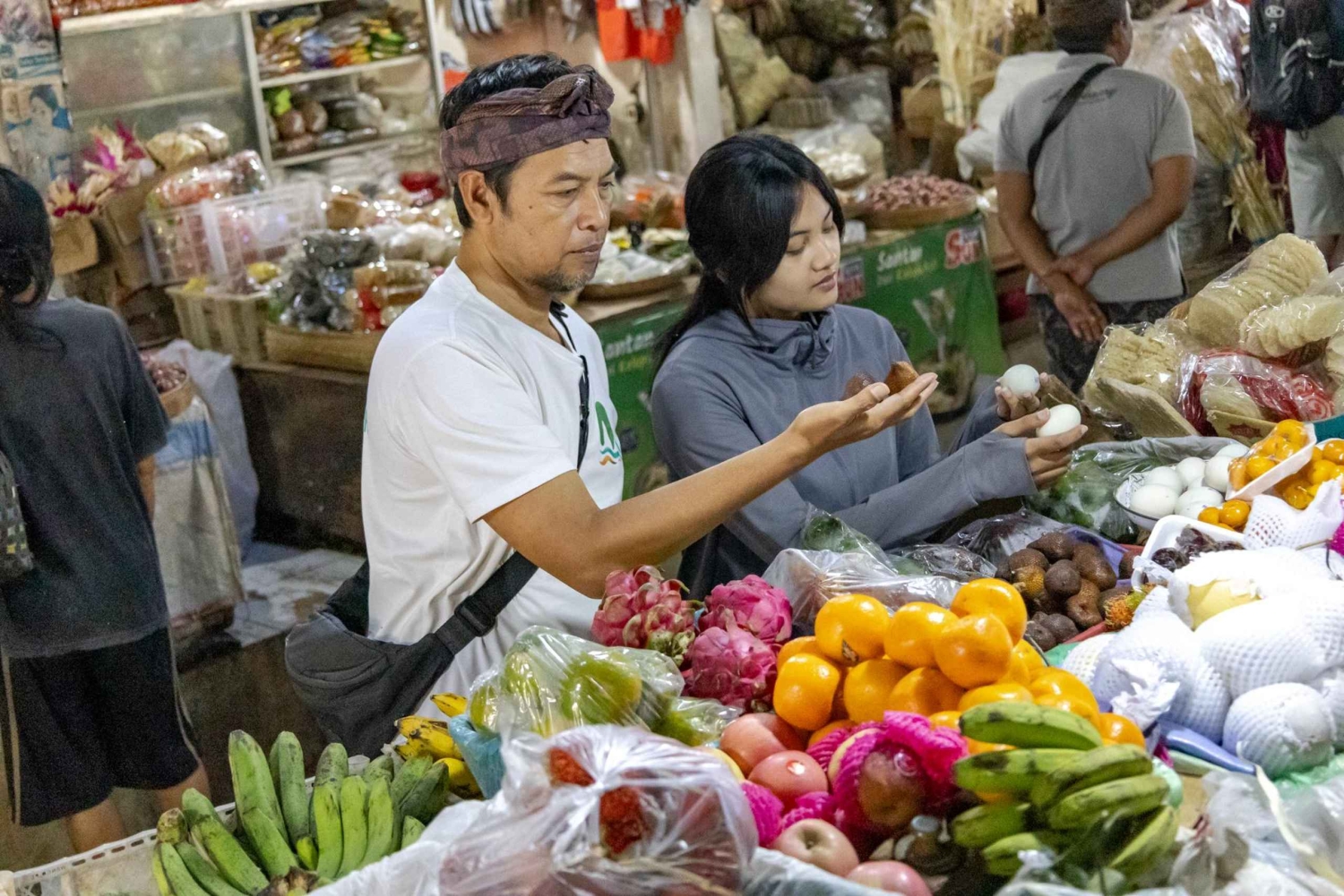 Bali Daily Culture: Market Visit, Offerings & Cooking